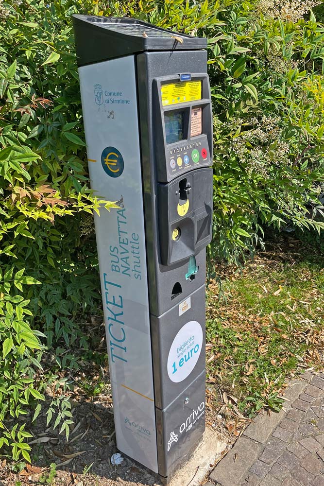 Der Automat steht ein bisschen versteckt